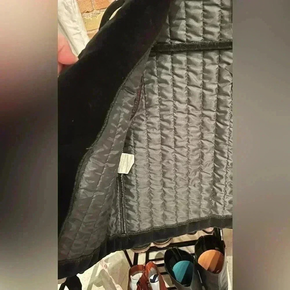 Vintage Panther black velvet cropped vest with trim size small - Picture 5 of 10